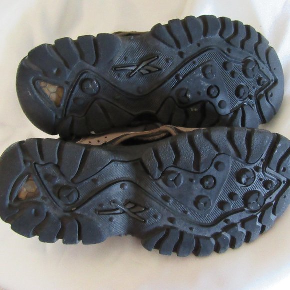 Reebok Ladies size 6 USA Firm Price - Picture 3 of 6